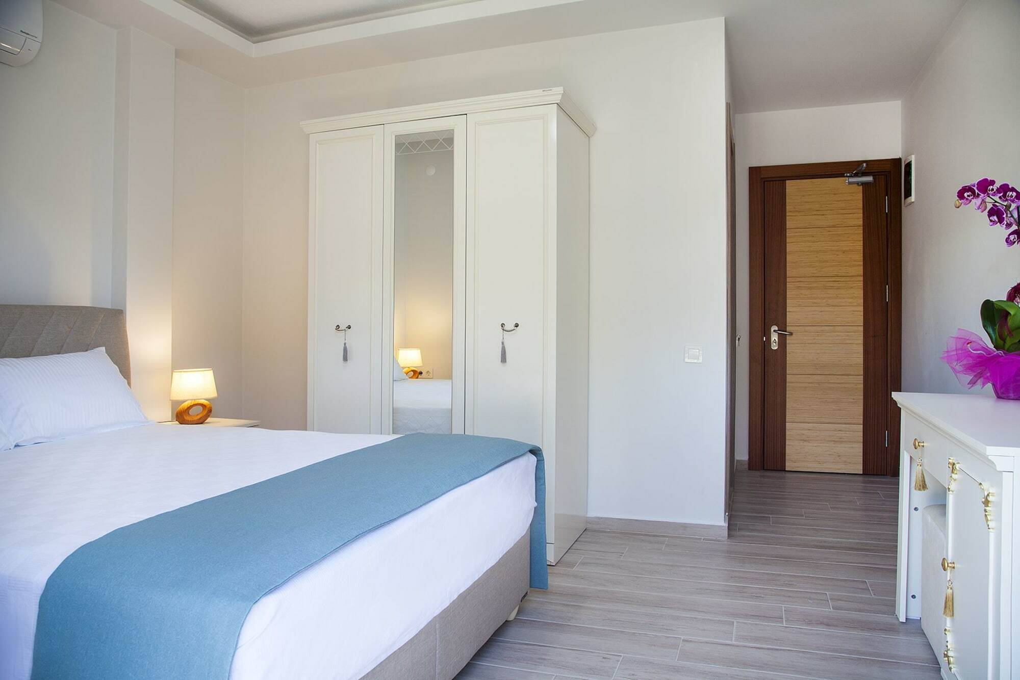 דטקה Dadya Apart Otel מראה חיצוני תמונה